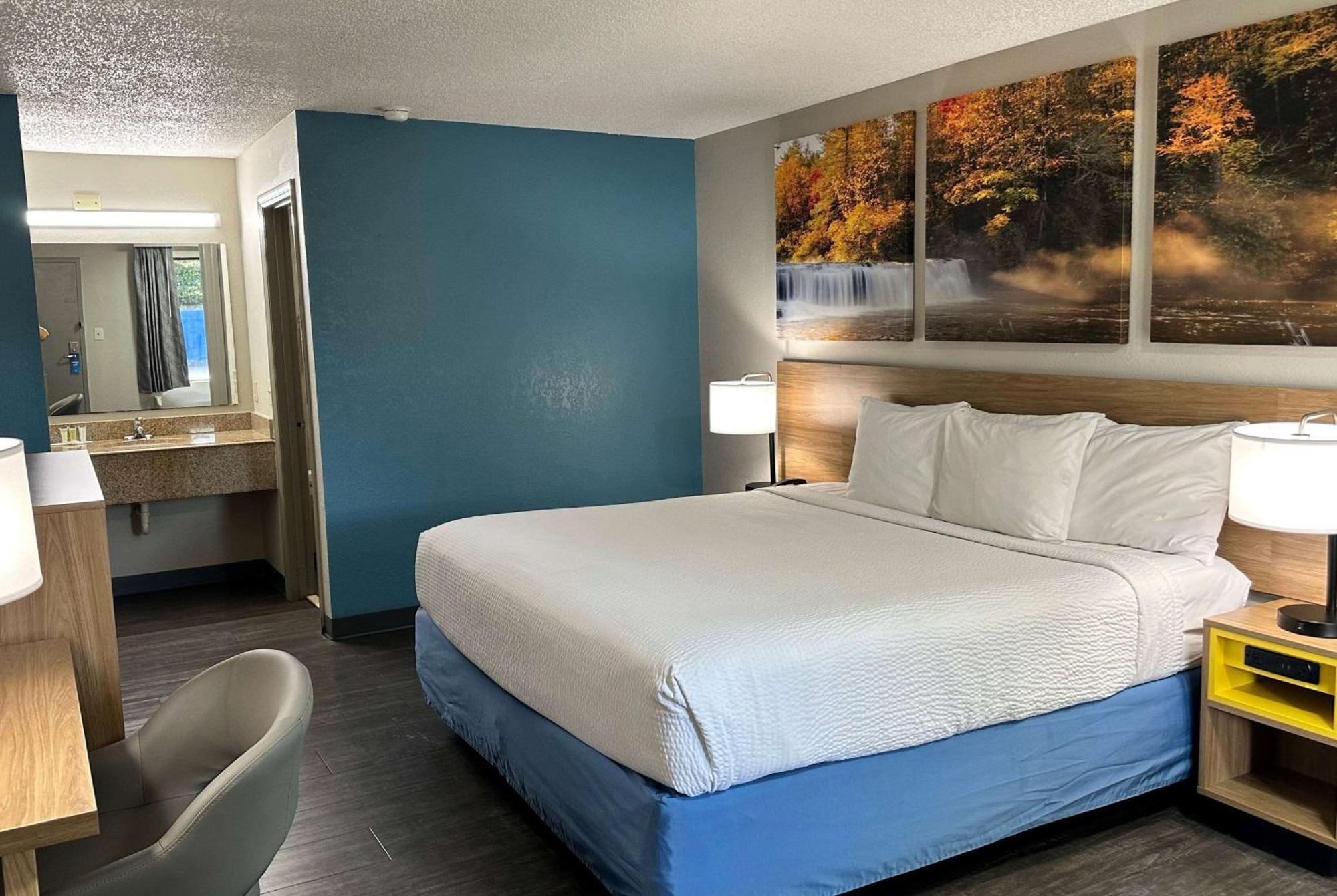 Days Inn By Wyndham Columbia Ne Fort Jackson Экстерьер фото