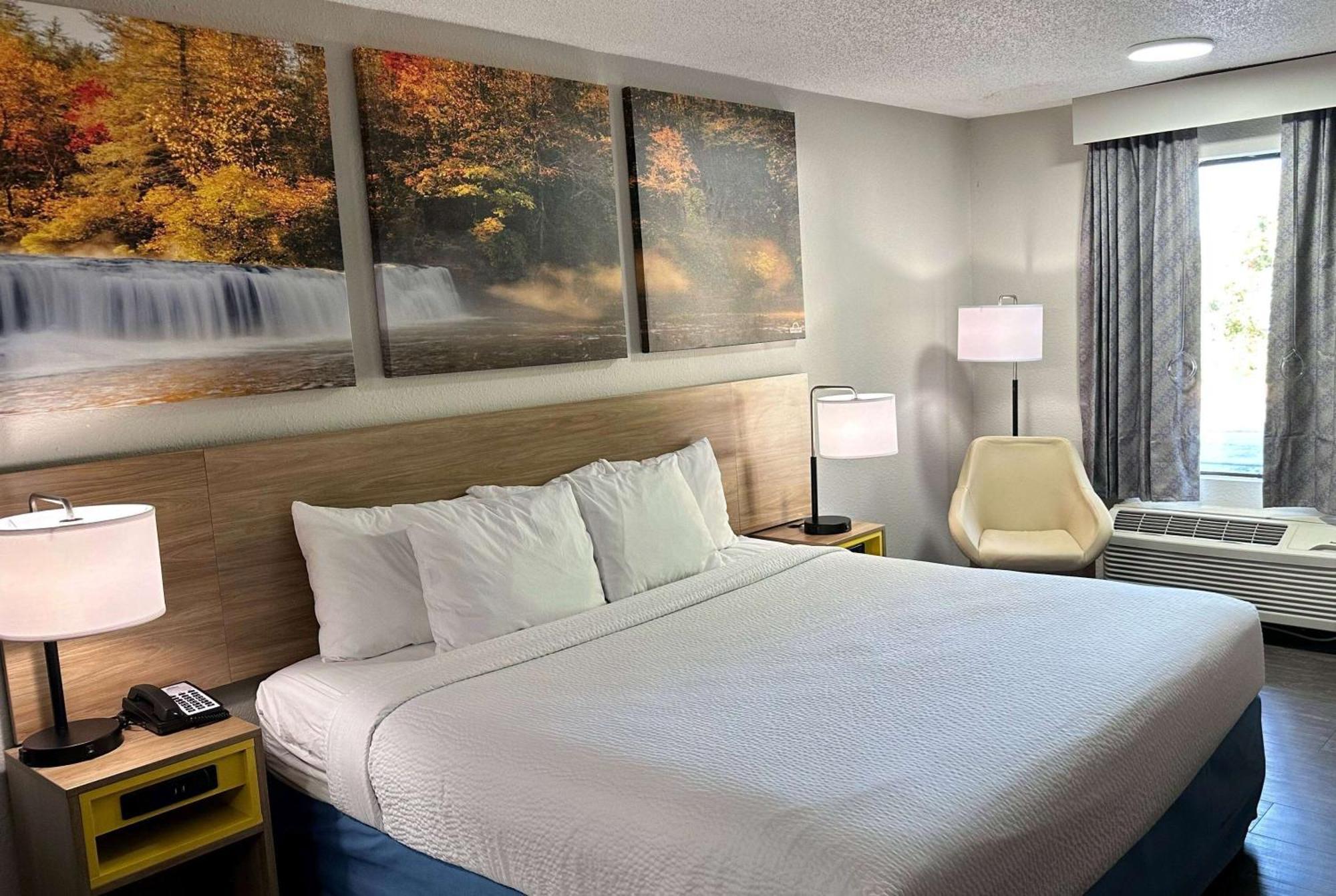 Days Inn By Wyndham Columbia Ne Fort Jackson Экстерьер фото